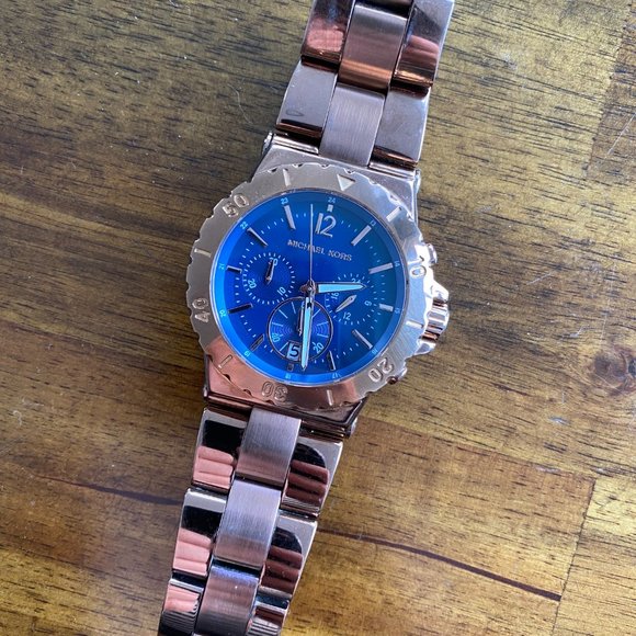 Michael Kors Rose Gold Watch - Picture 5 of 5